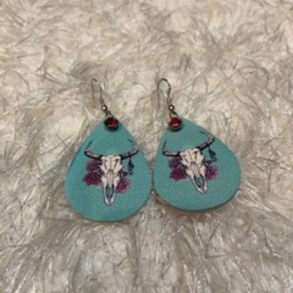 Turquoise leather earrings with pink rhinestone